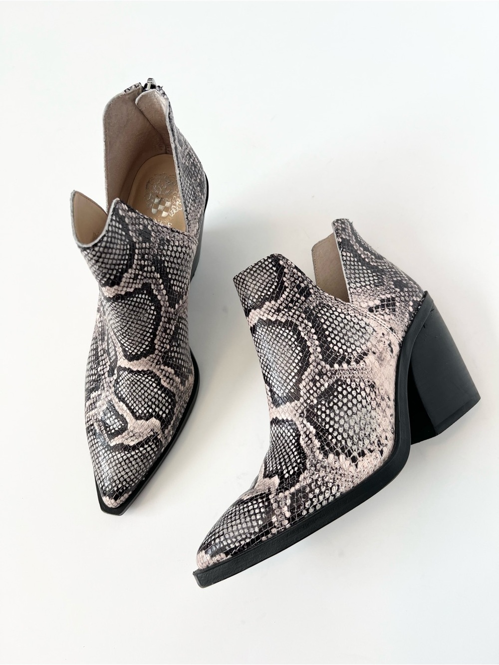 Vince Camuto Gigietta leather snake skin booties Size 8.5 Chunky Ankle boots